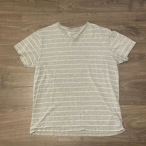 Men’s Gap Gray Striped Athletic Fit V-Neck, Size M